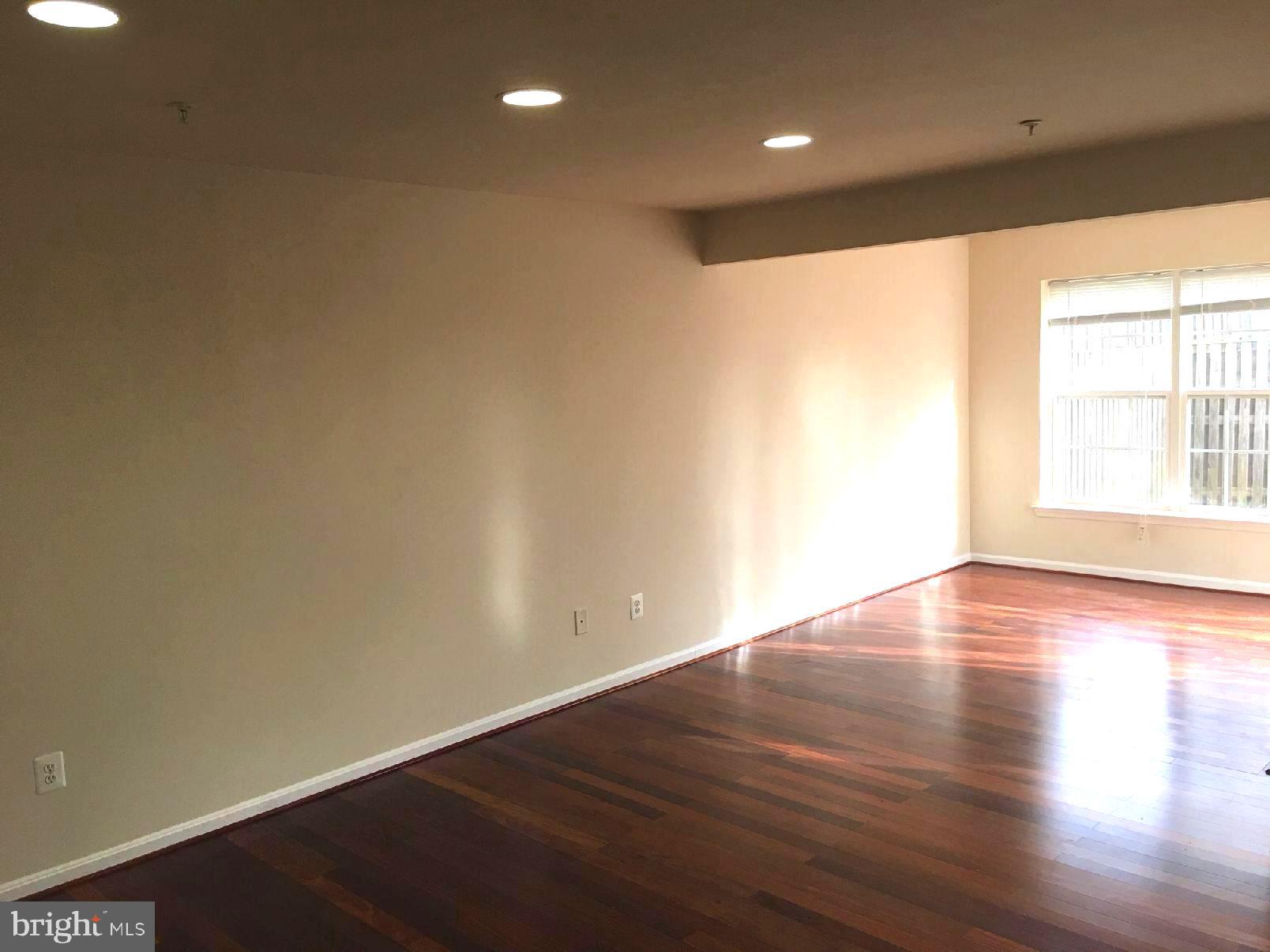 WESTBURY PUB - Residential