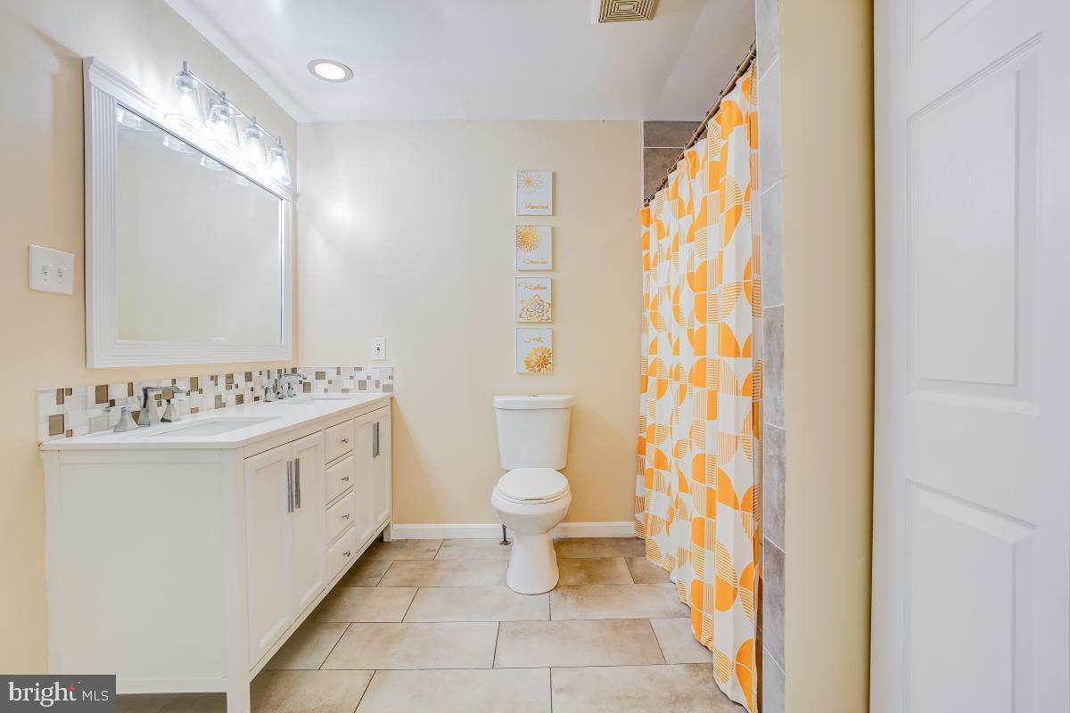 WATERS LANDING - Residential