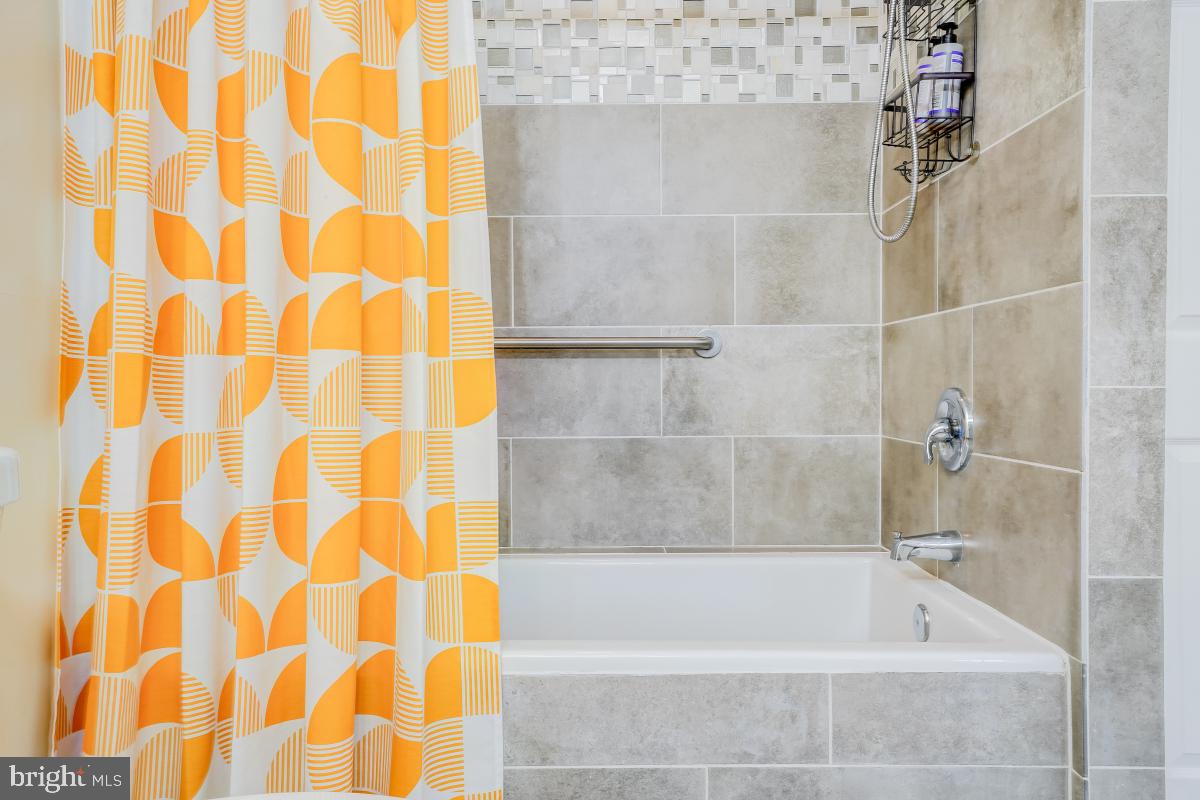 WATERS LANDING - Residential