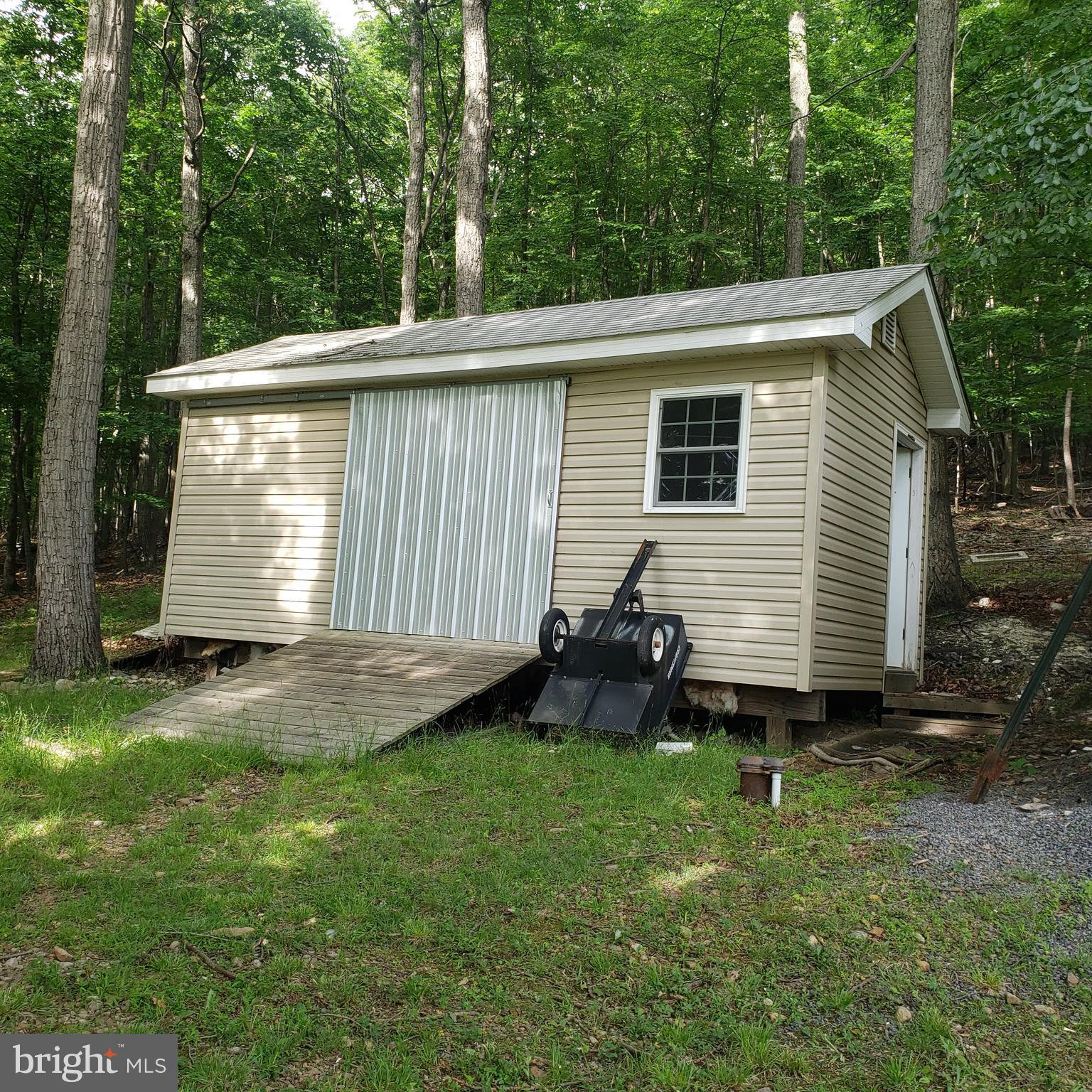 GRASSY MOUNTAIN WOODS - Residential