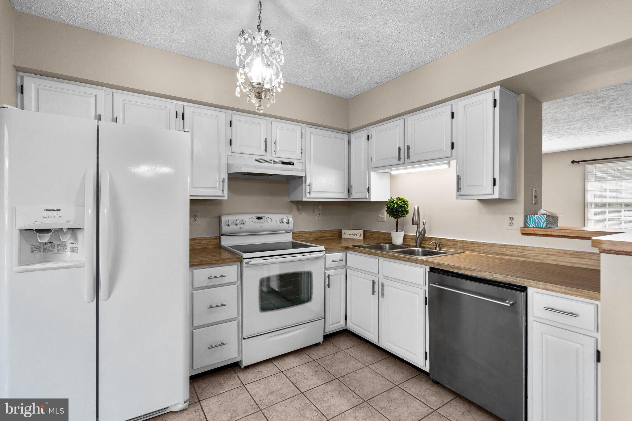 GUNNERS LAKE VILLAGE - Residential