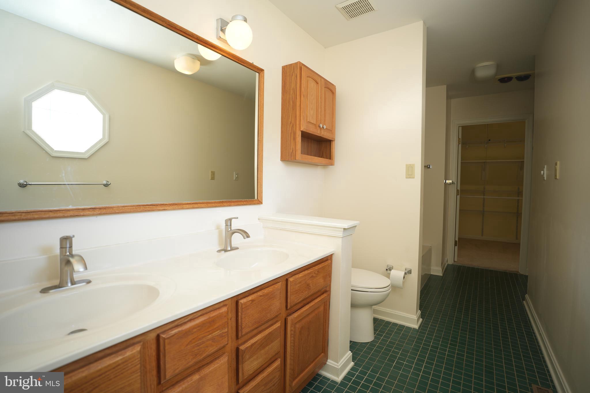 THE LANDINGS IN CEDAR COVE - Residential