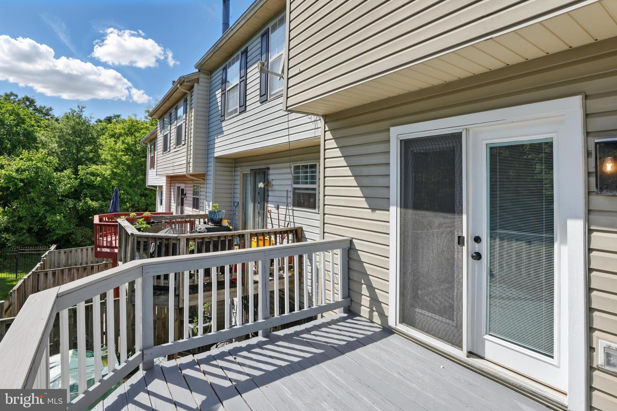 COLONY SQUARE - Residential