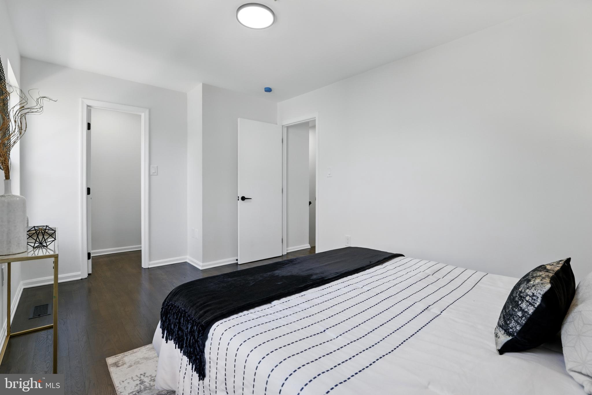 COLONY SQUARE - Residential