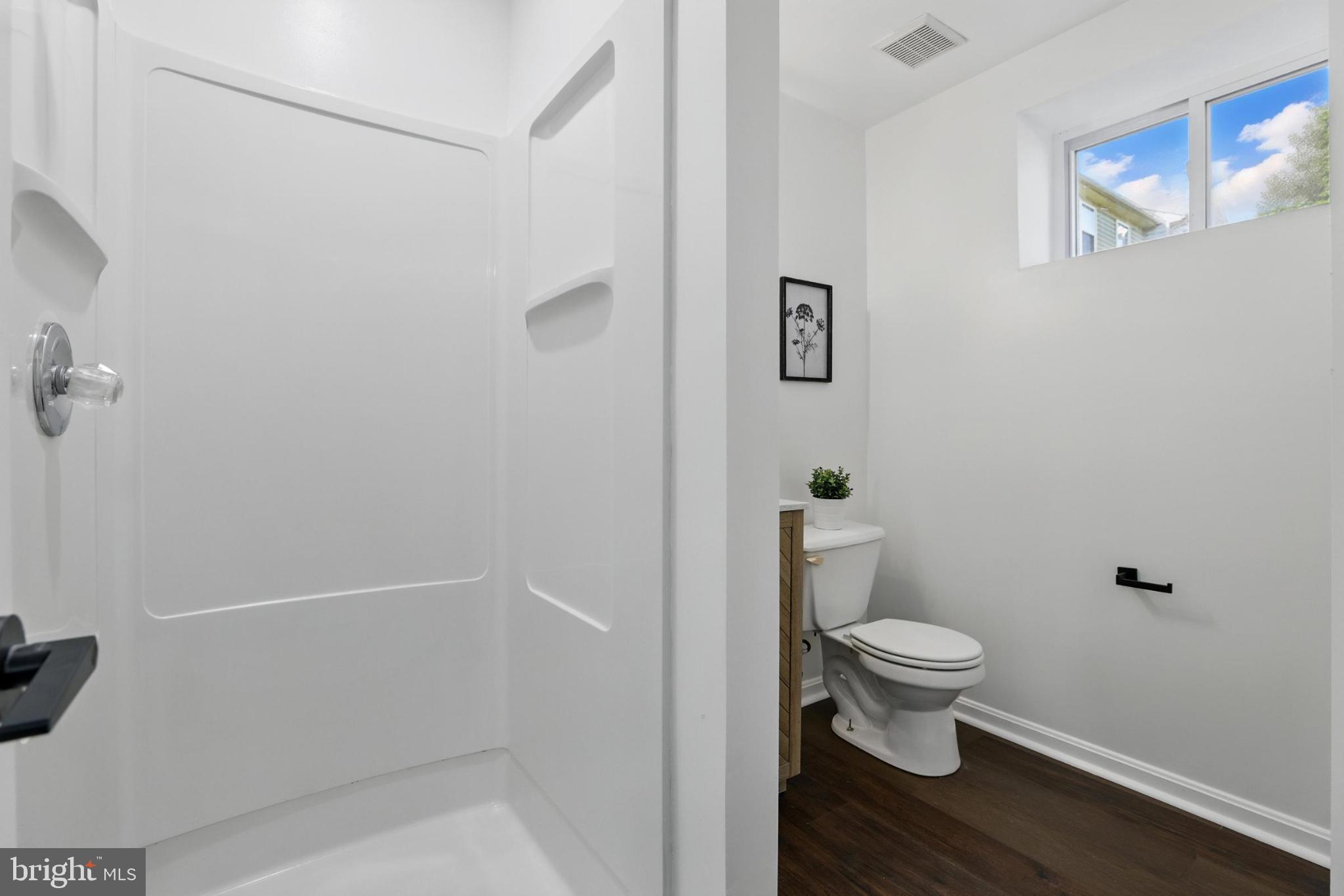 COLONY SQUARE - Residential