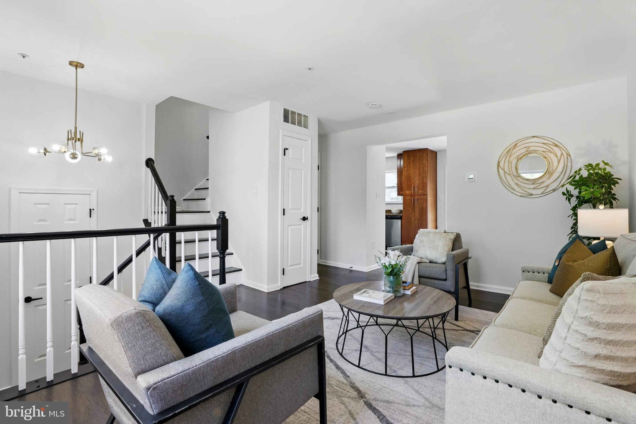 COLONY SQUARE - Residential