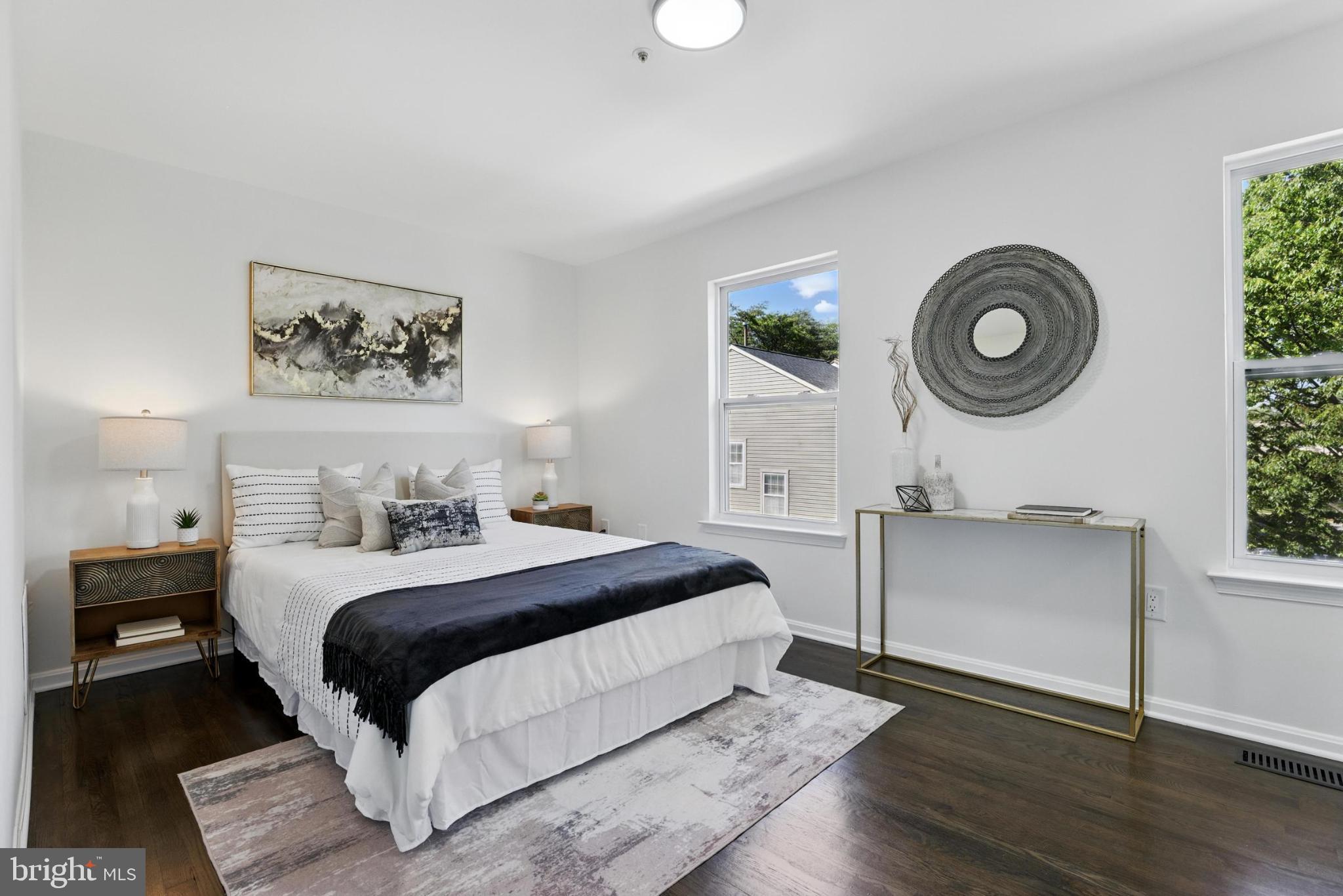 COLONY SQUARE - Residential