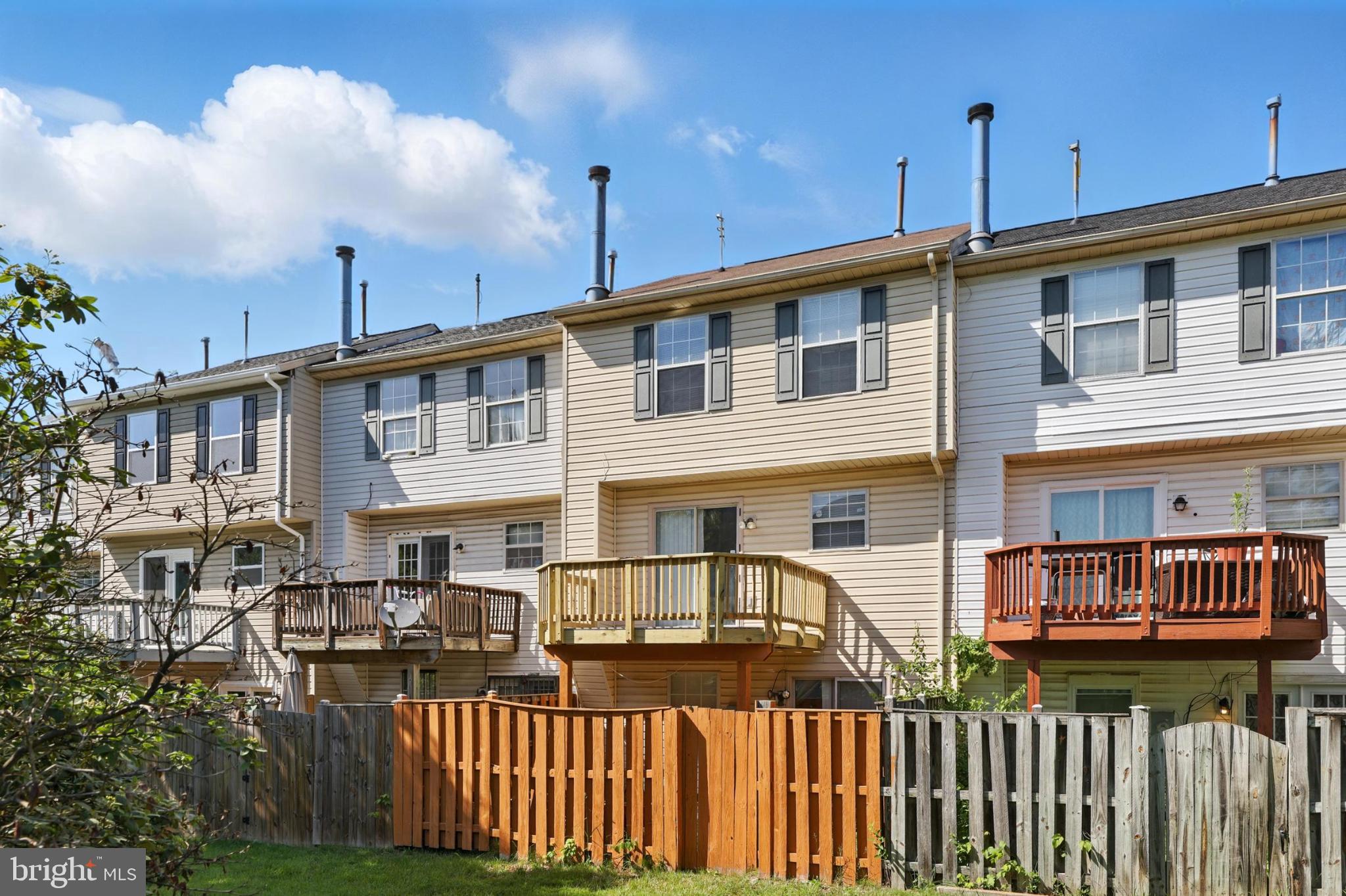 COLONY SQUARE - Residential