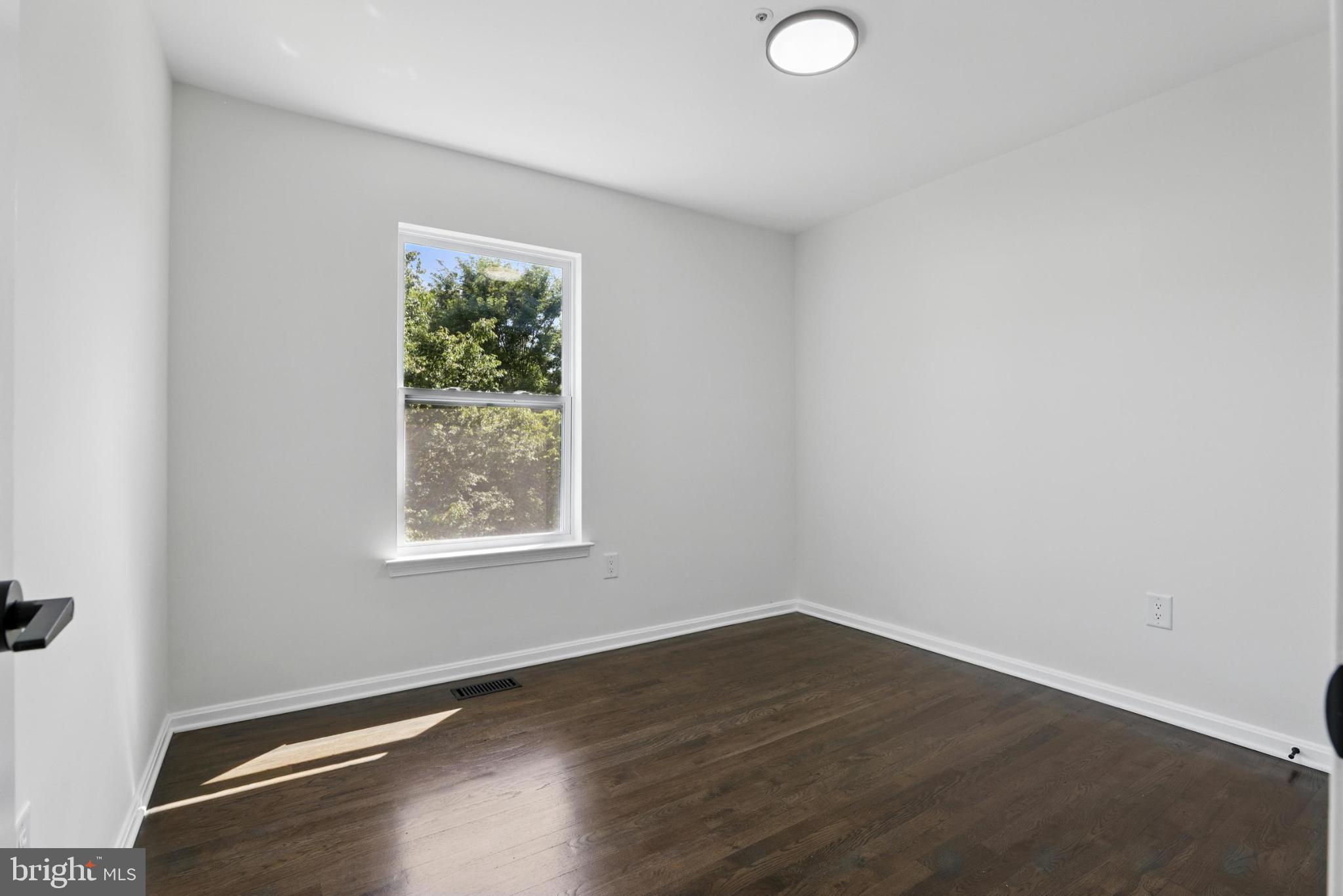 COLONY SQUARE - Residential