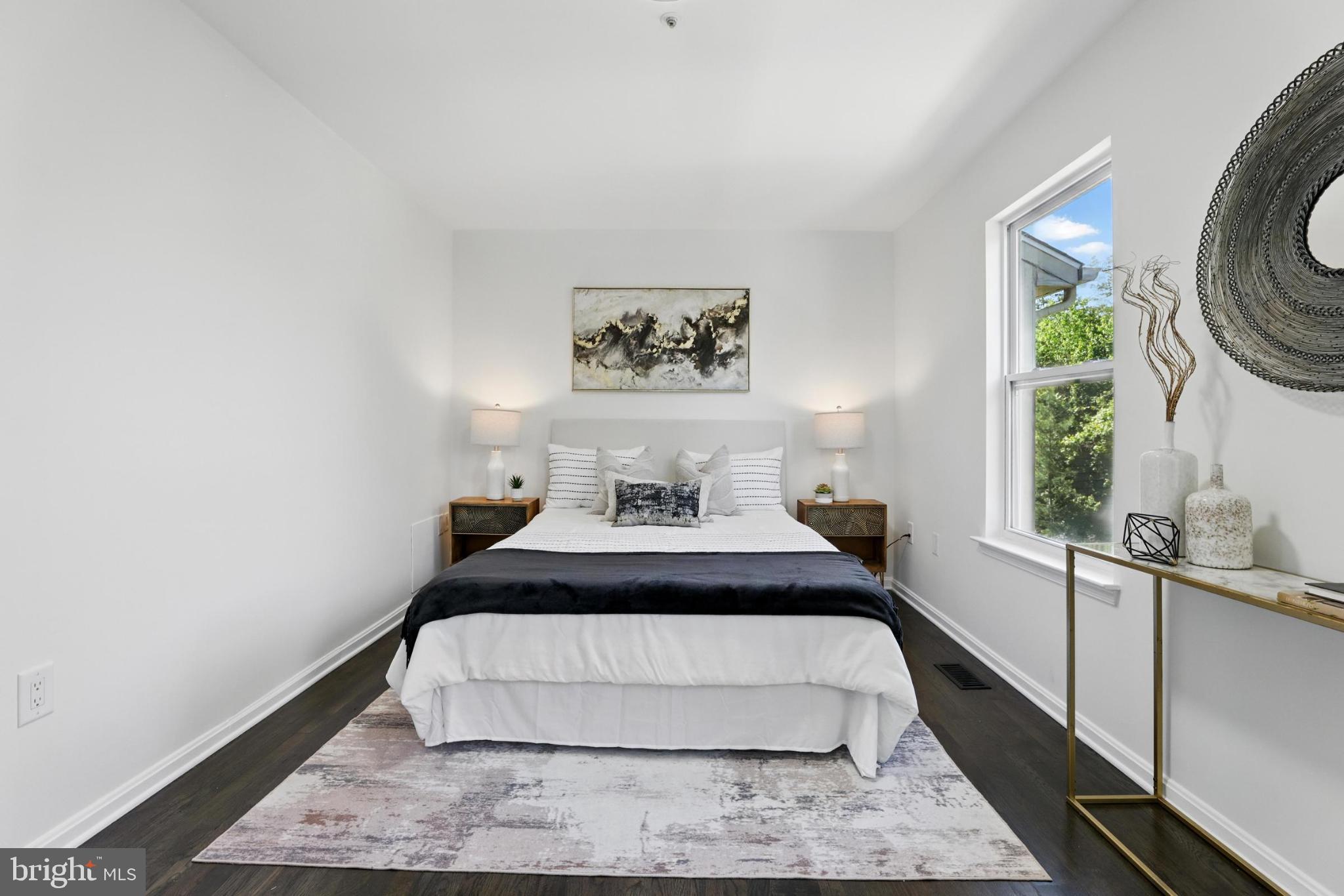 COLONY SQUARE - Residential