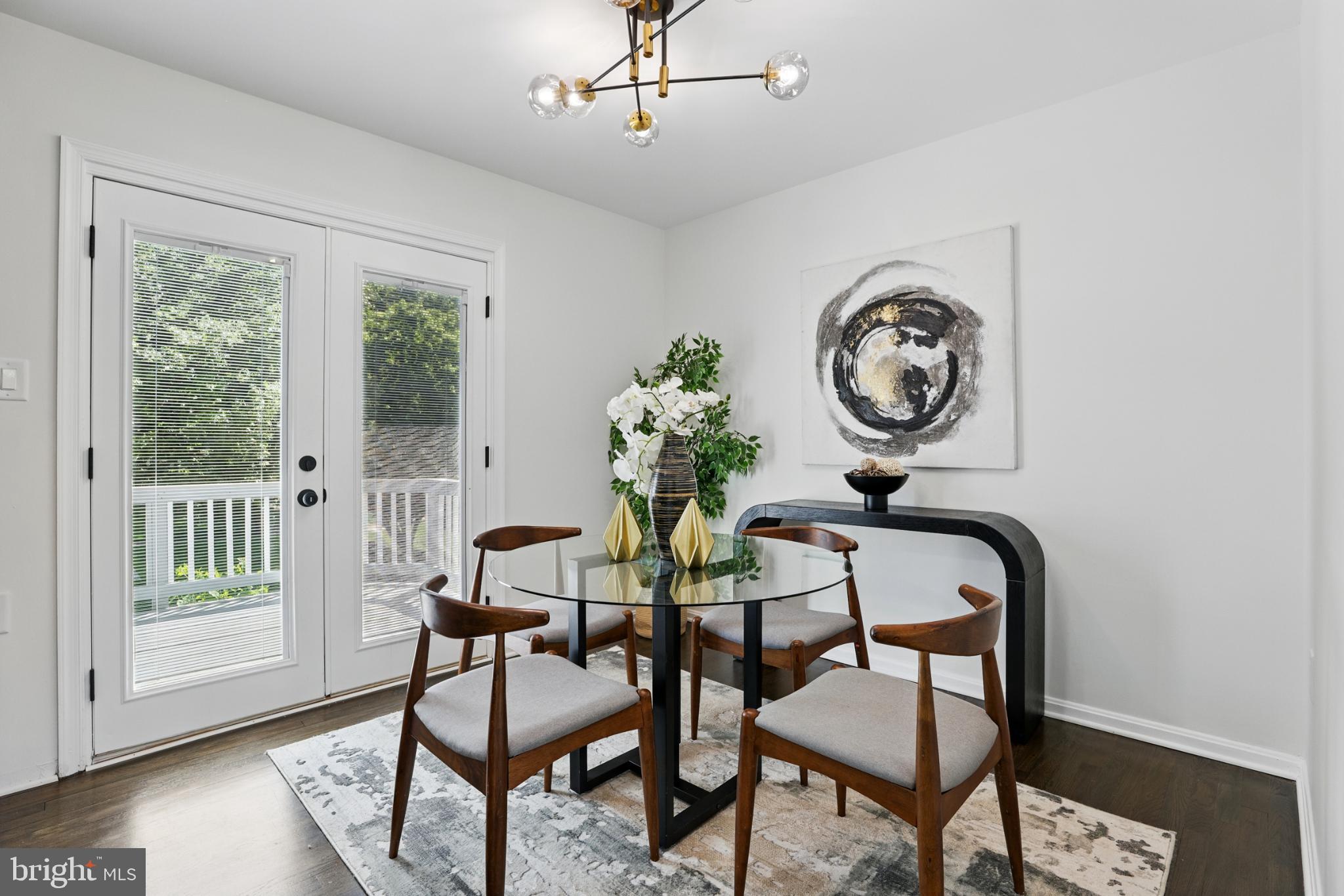 COLONY SQUARE - Residential