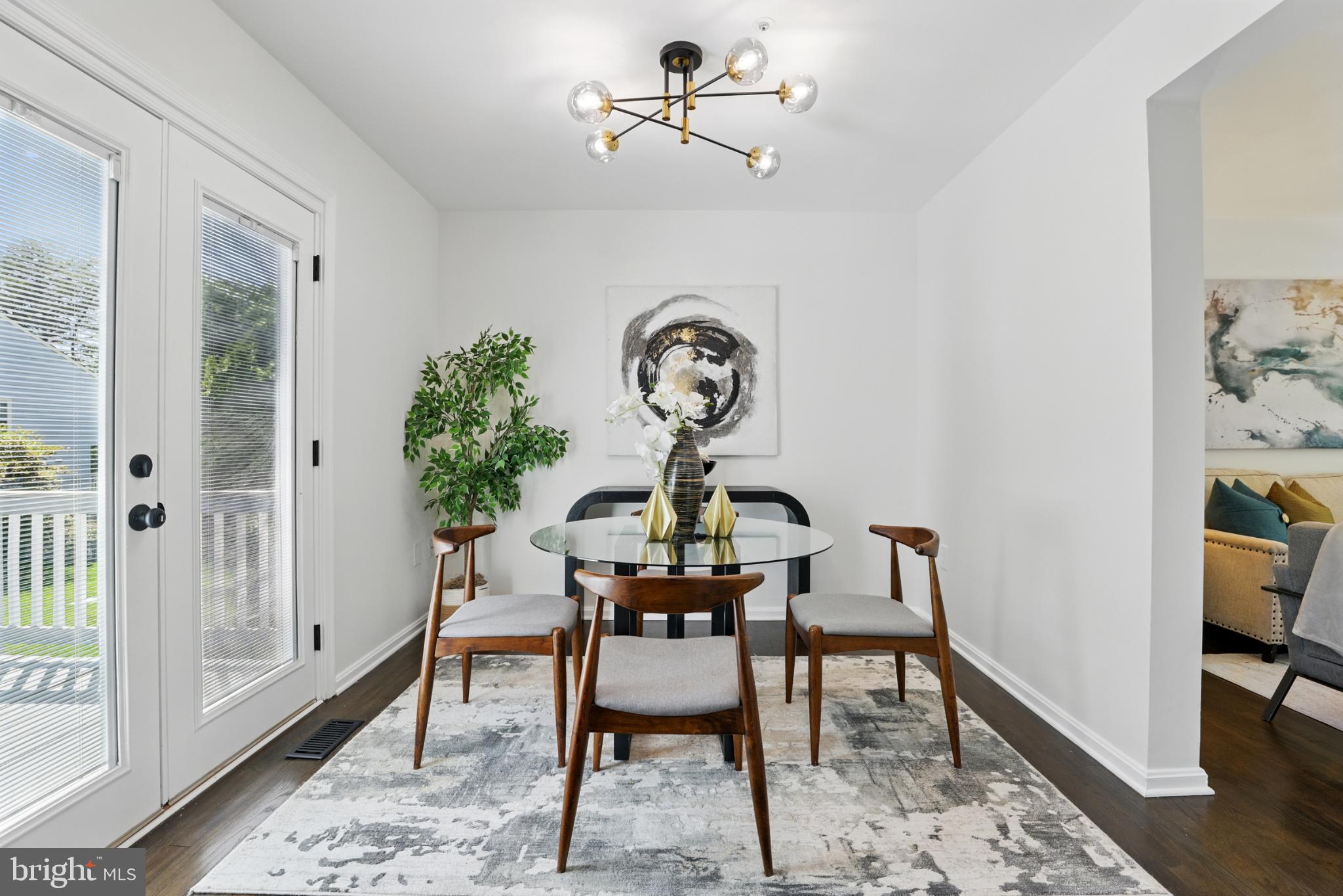 COLONY SQUARE - Residential