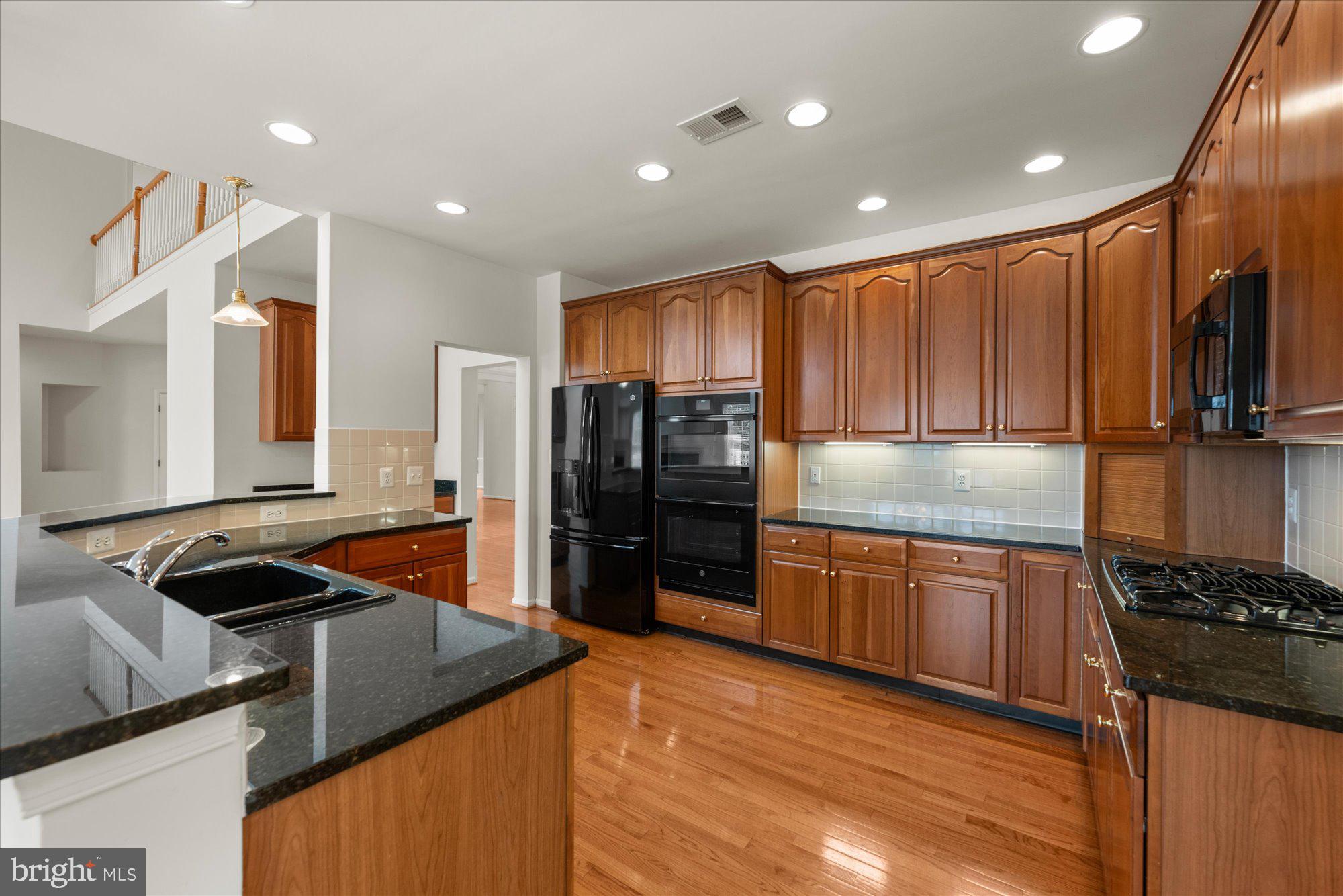 BELMONT COUNTRY CLUB - Residential
