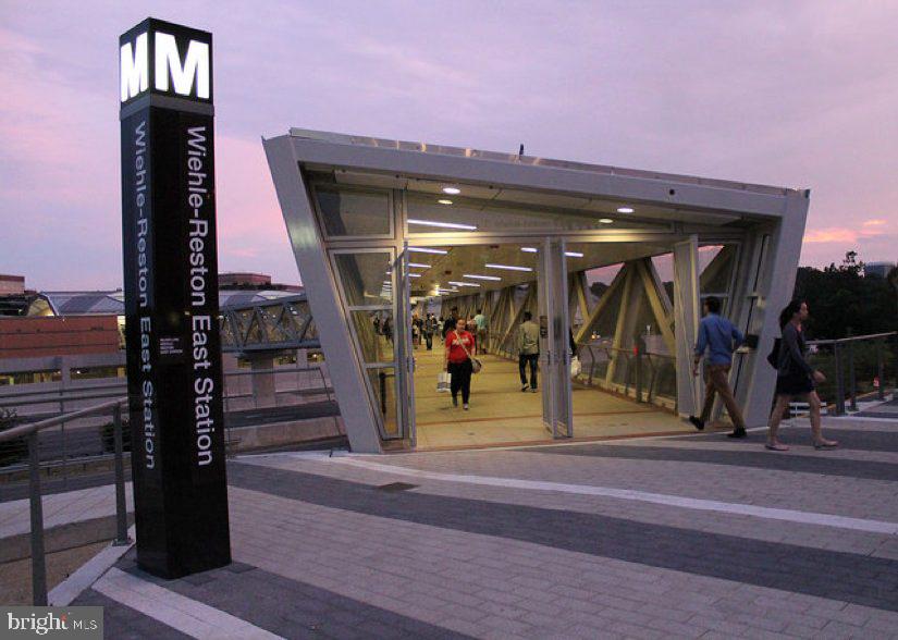 RESTON - Residential