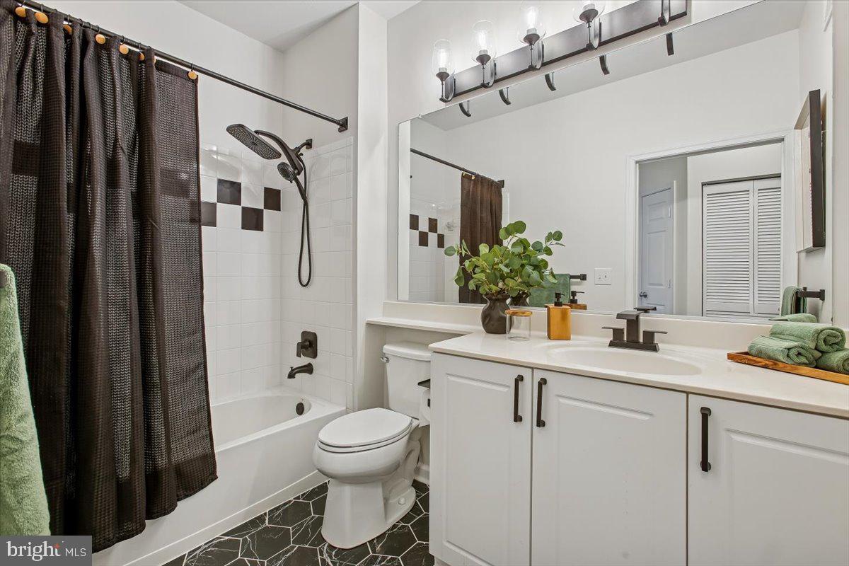 MARQUIS AT VIENNA STATION - Residential