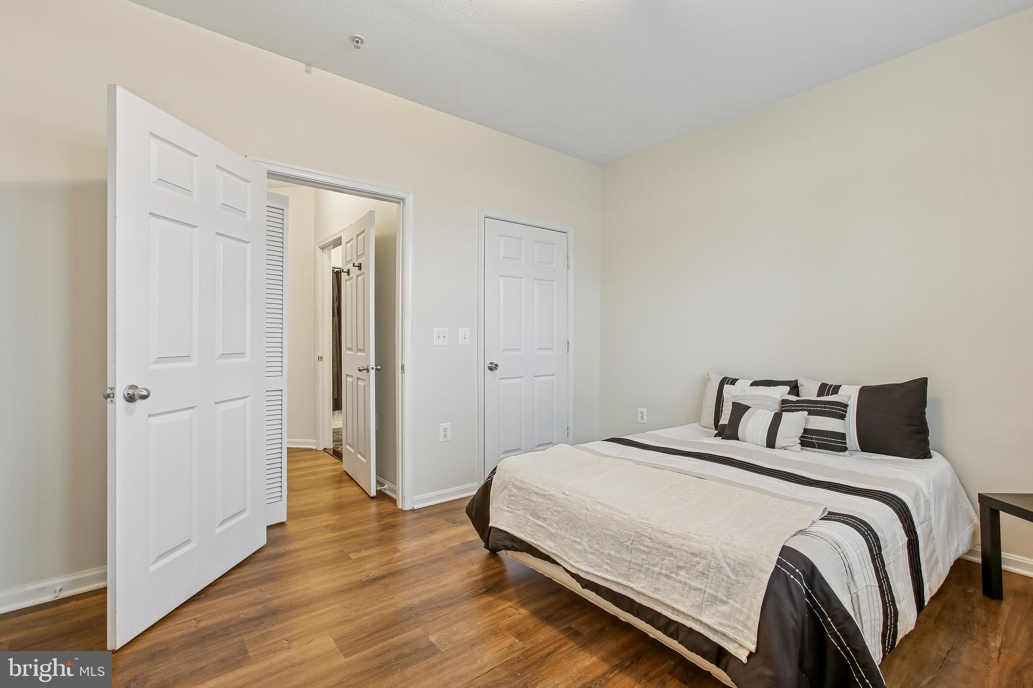 MARQUIS AT VIENNA STATION - Residential