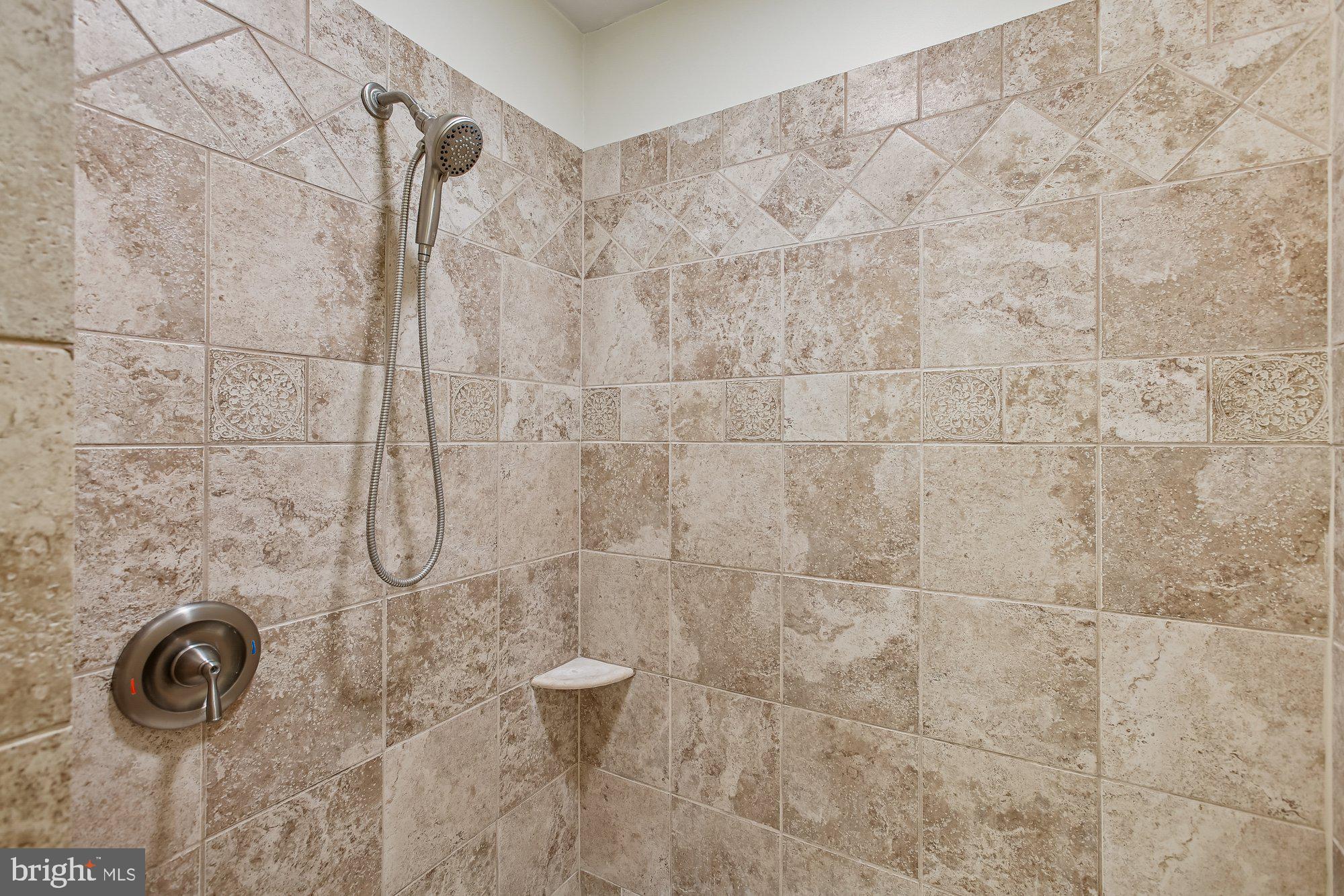 MARQUIS AT VIENNA STATION - Residential