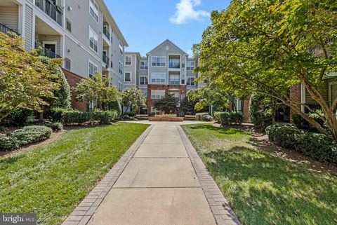 Photo of 4862 Eisenhower Avenue #272, ALEXANDRIA, VA 22304 (MLS # VAAX2049682)