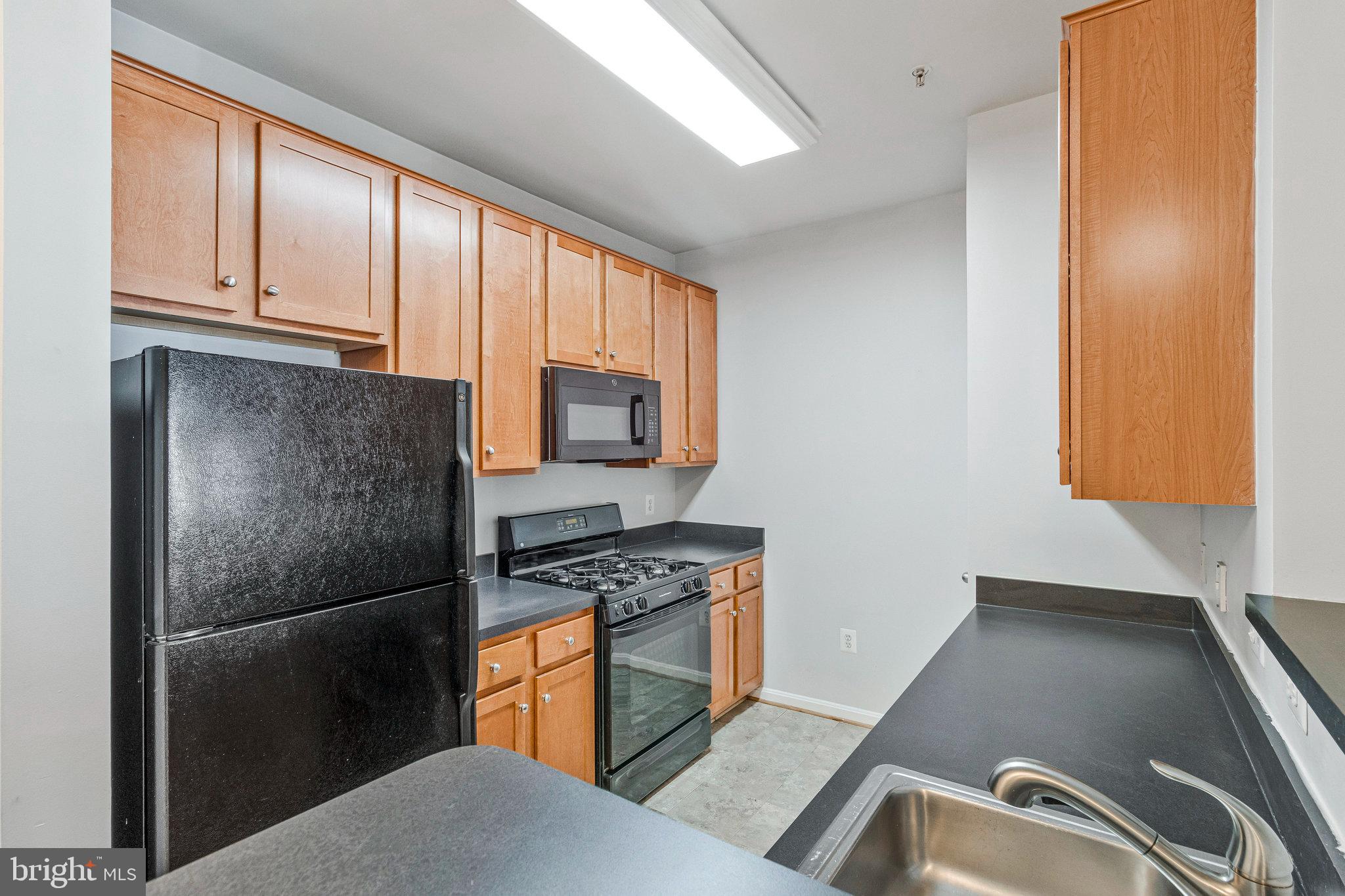 4862 EISENHOWER AVENUE 272