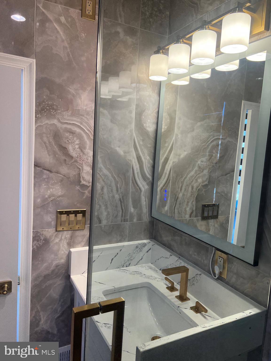 ADELPHI - Residential Lease