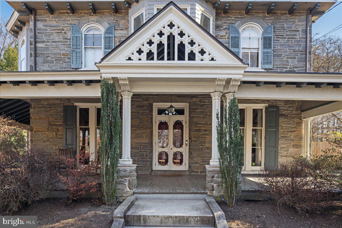 CHESTNUT HILL - Residential
