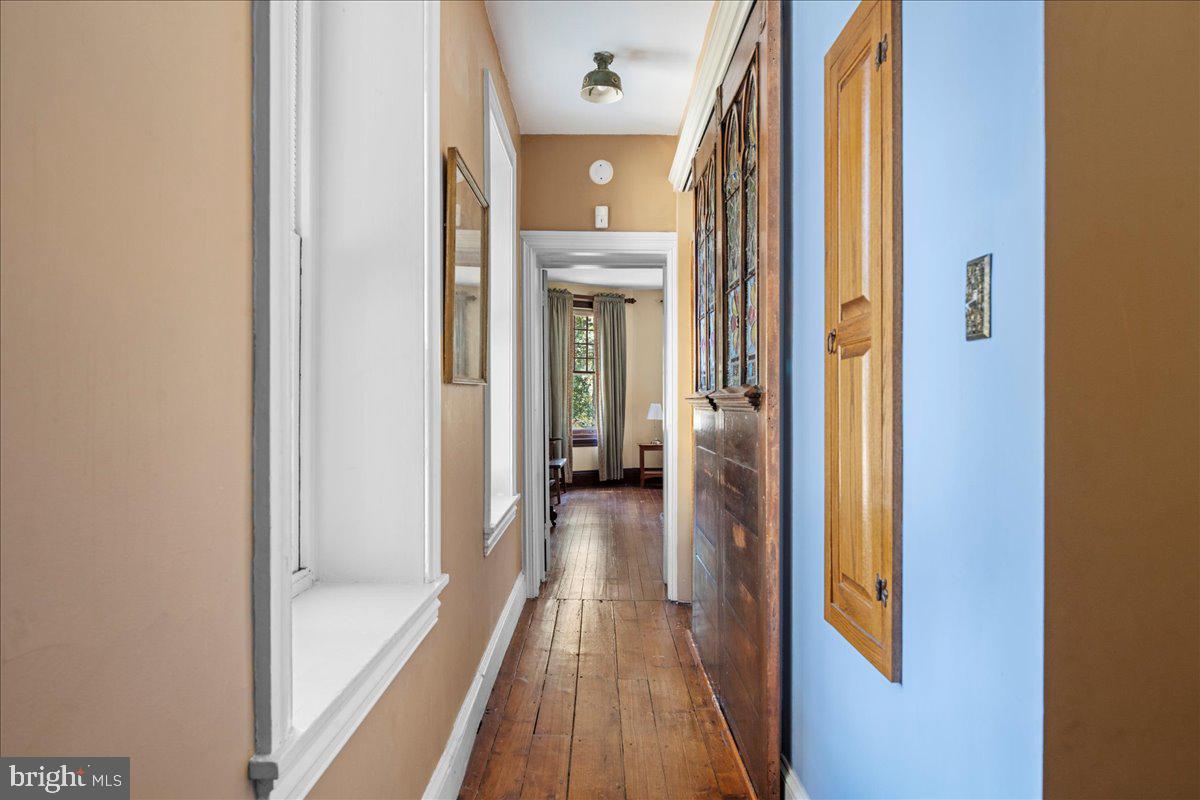 CHESTNUT HILL - Residential