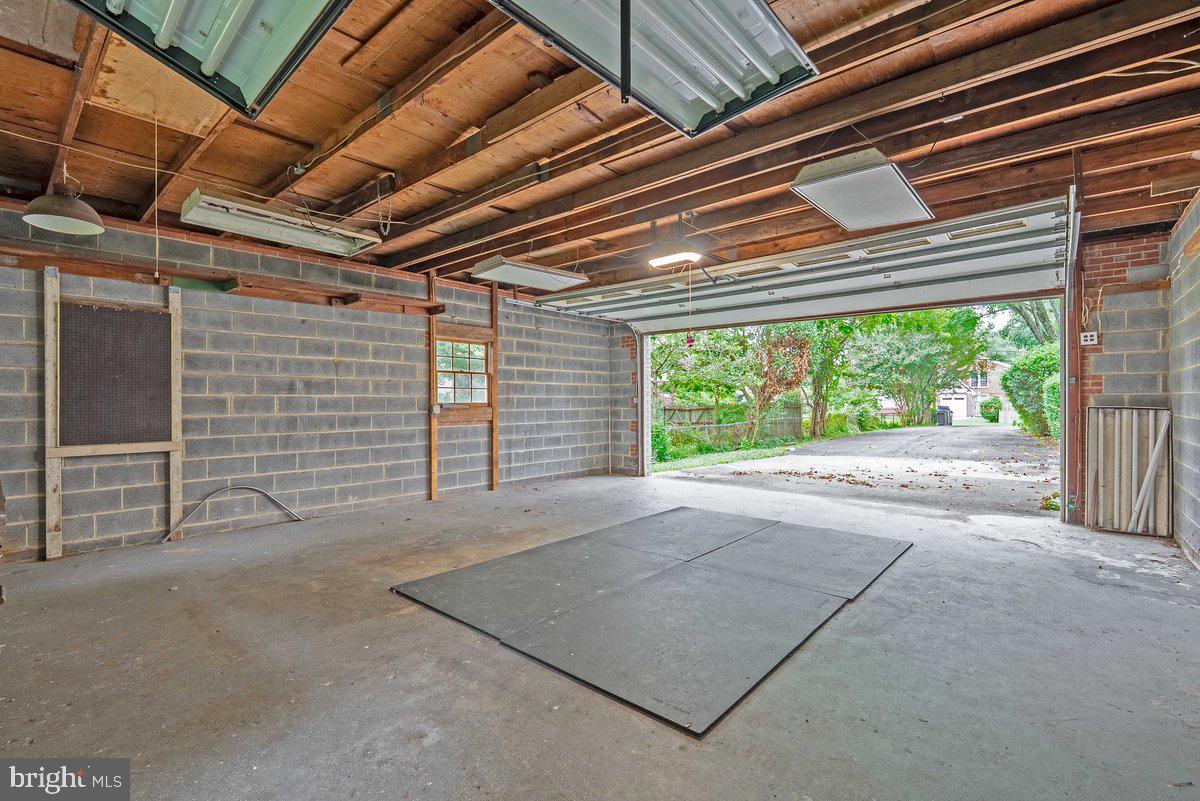 SLEEPY HOLLOW - Residential Lease