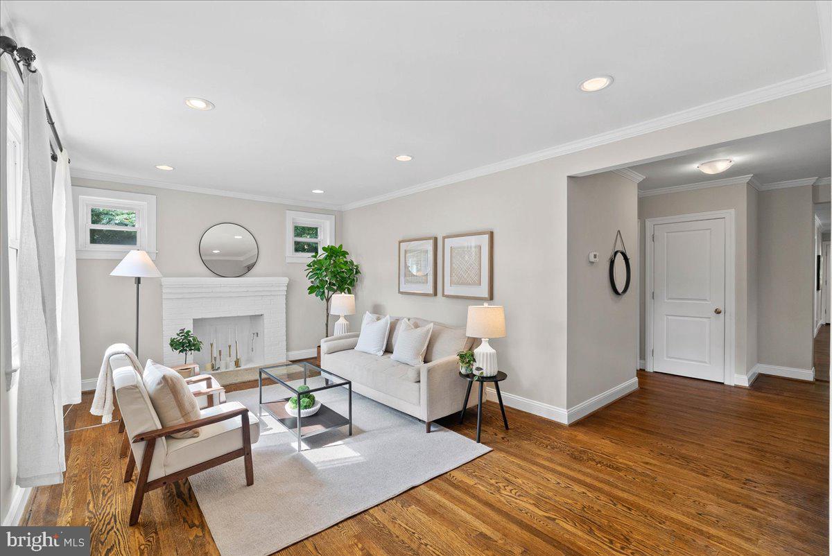 SLEEPY HOLLOW - Residential Lease