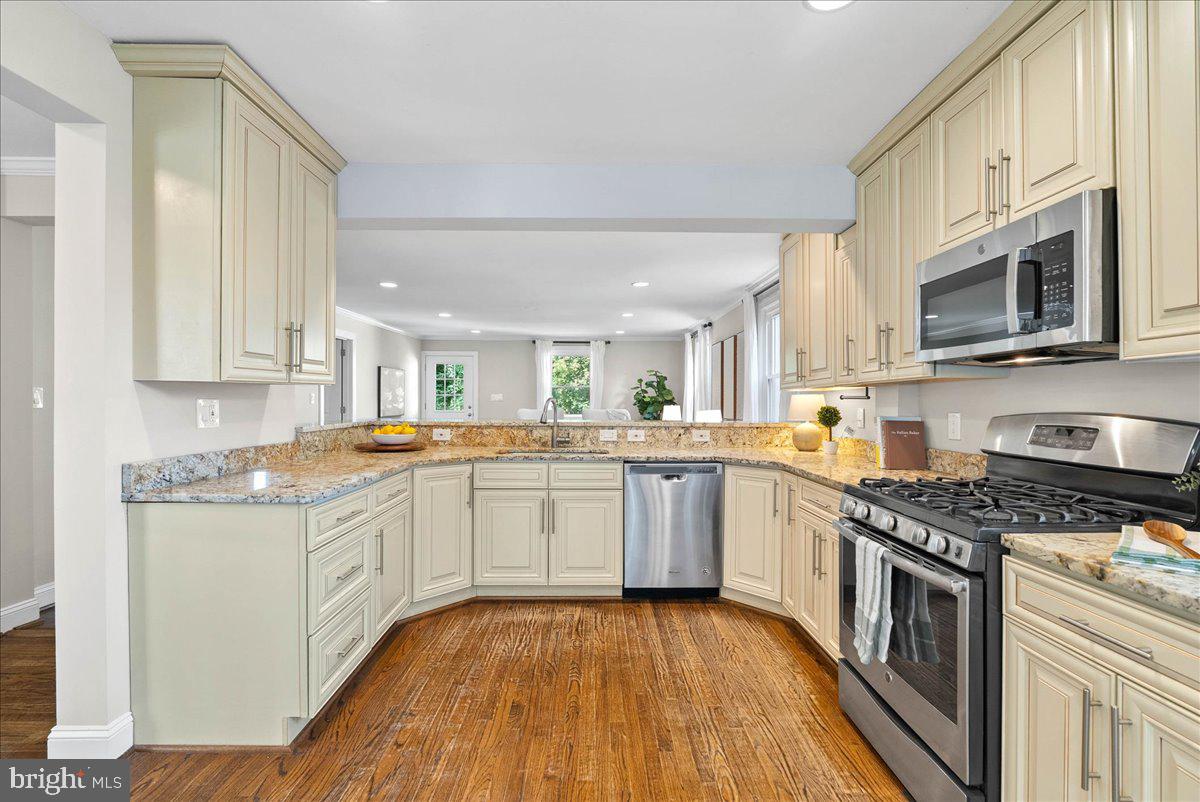 SLEEPY HOLLOW - Residential Lease