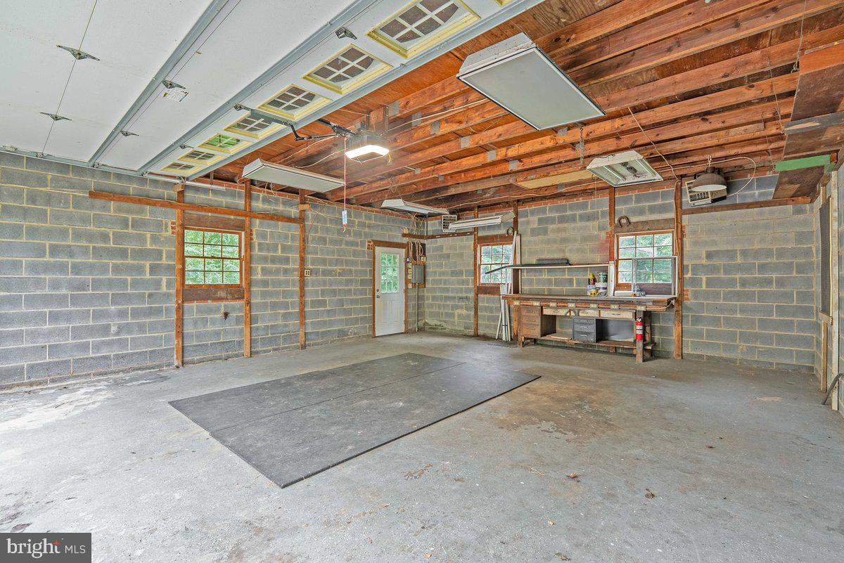 SLEEPY HOLLOW - Residential Lease