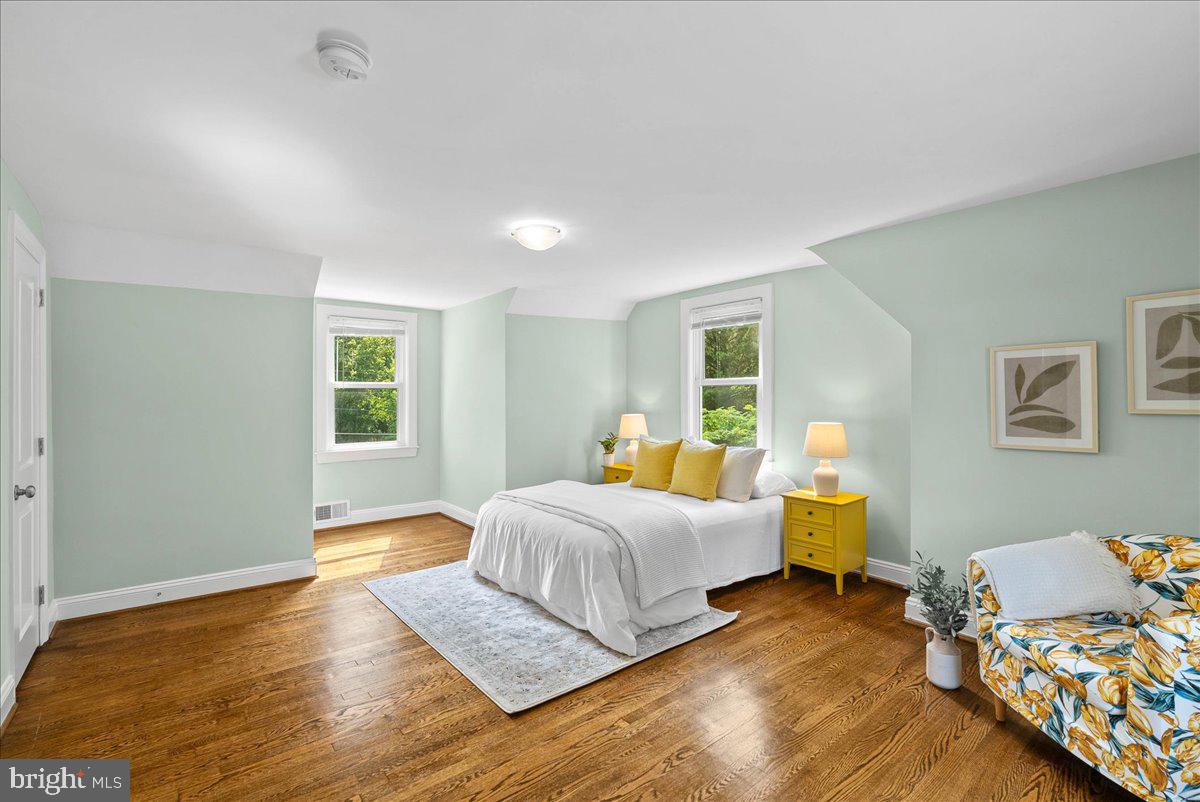 SLEEPY HOLLOW - Residential Lease