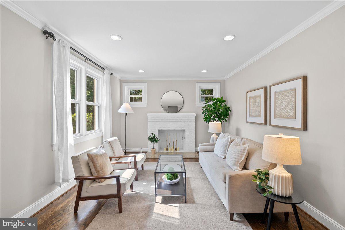 SLEEPY HOLLOW - Residential Lease