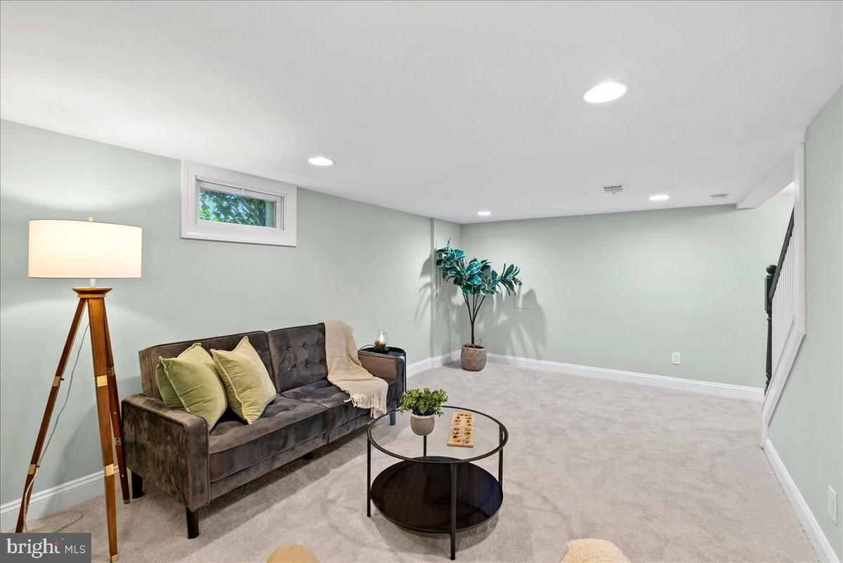 SLEEPY HOLLOW - Residential Lease