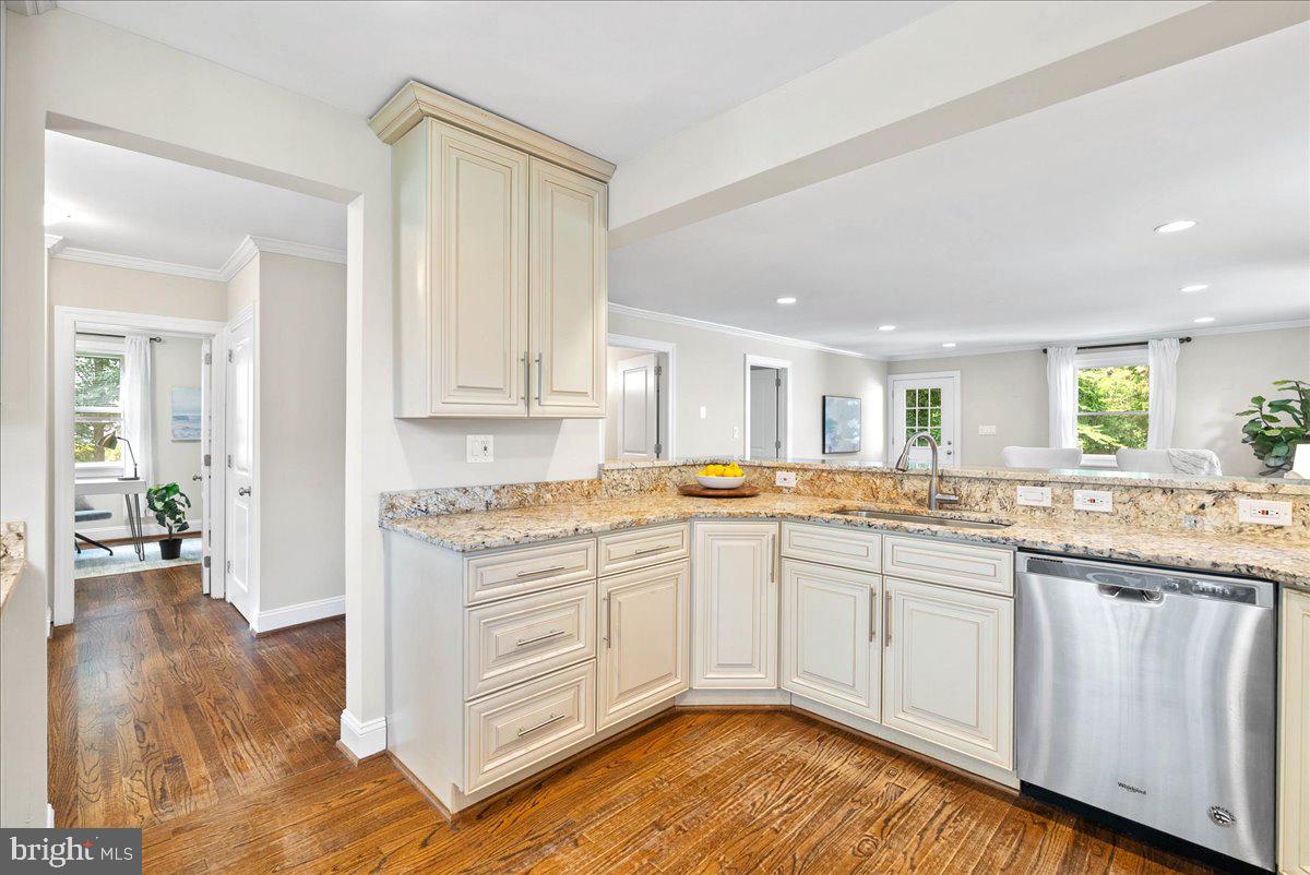 SLEEPY HOLLOW - Residential Lease