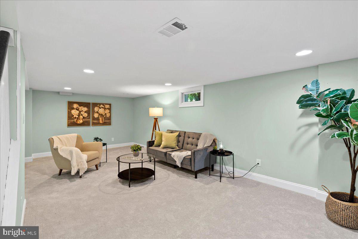 SLEEPY HOLLOW - Residential Lease