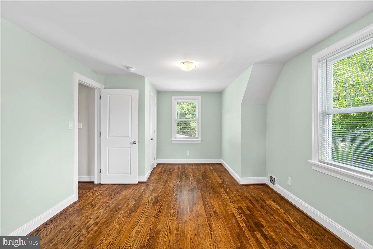 SLEEPY HOLLOW - Residential Lease