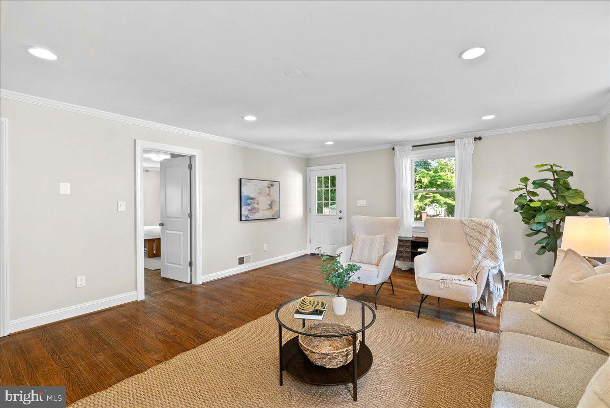 SLEEPY HOLLOW - Residential Lease