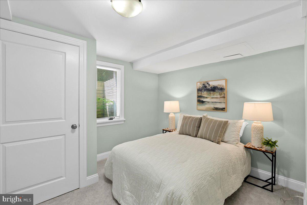 SLEEPY HOLLOW - Residential Lease