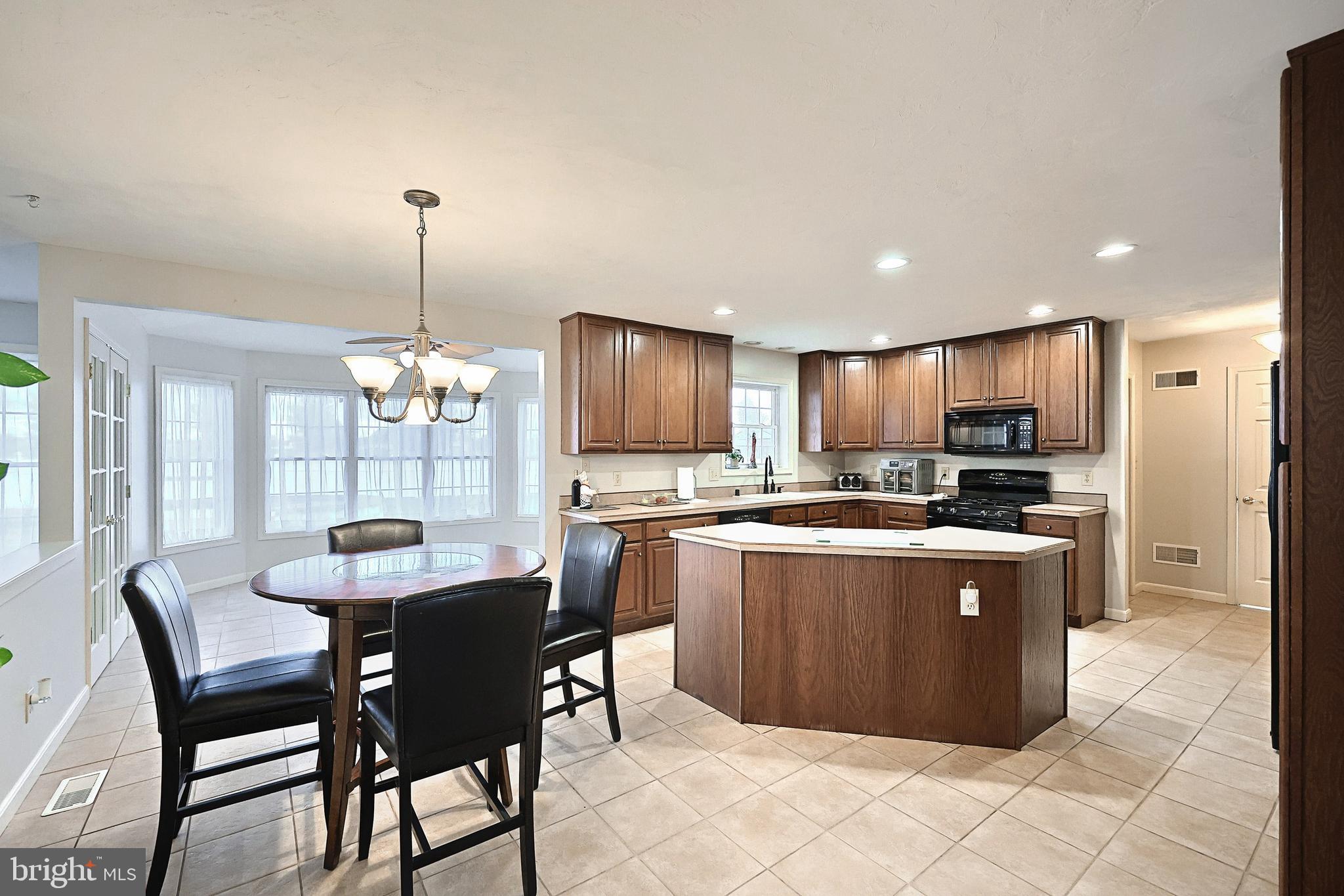 HUNTERS RIDGE - Residential