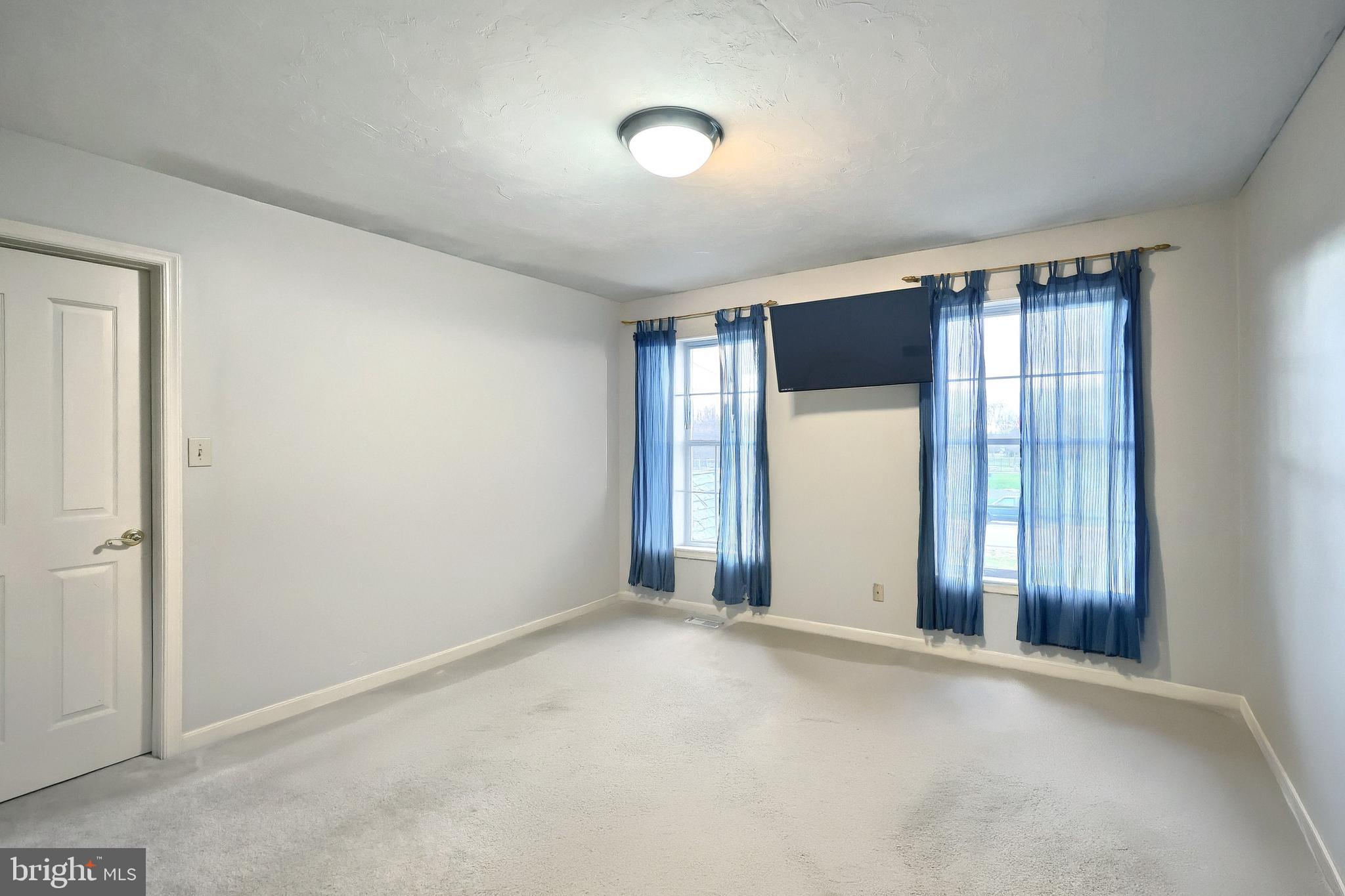 HUNTERS RIDGE - Residential