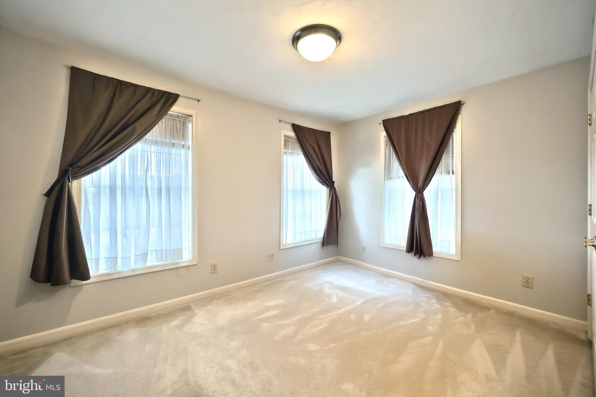 HUNTERS RIDGE - Residential