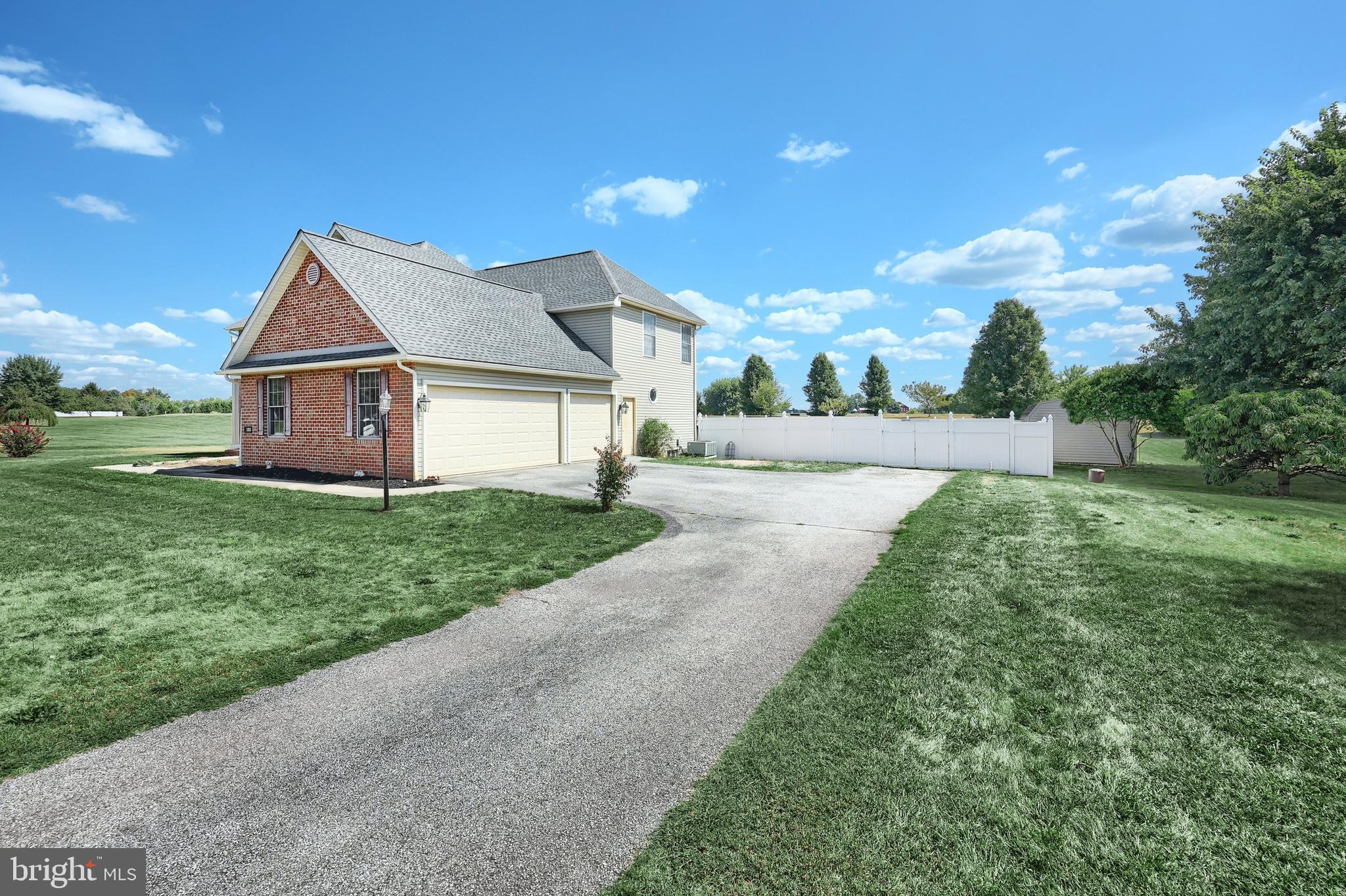 37 AMANDA DRIVE