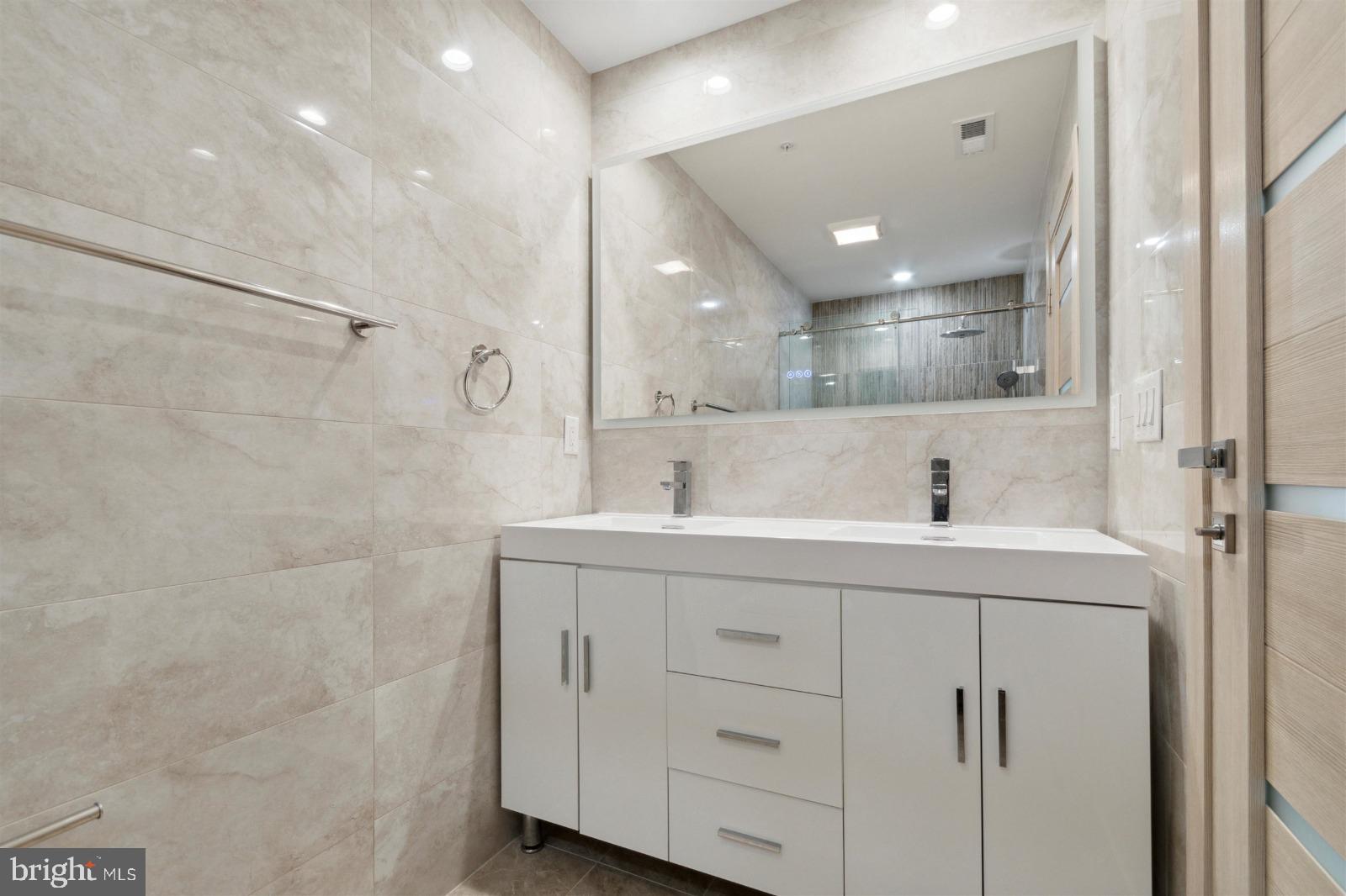 NORTHERN LIBERTIES - Residential Lease