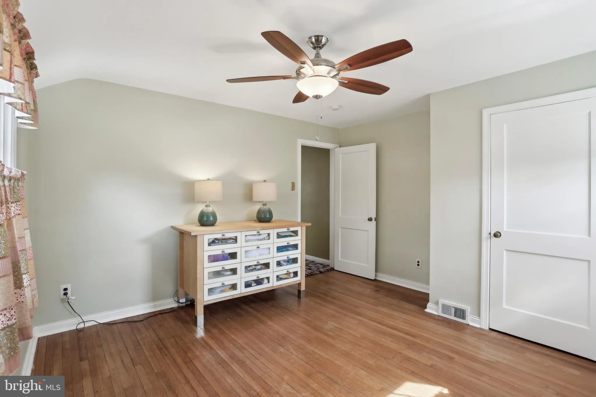 Springfield, Pennsylvania 19064, United States, 4 Bedrooms Bedrooms, ,3 BathroomsBathrooms,Residential,Active,119576