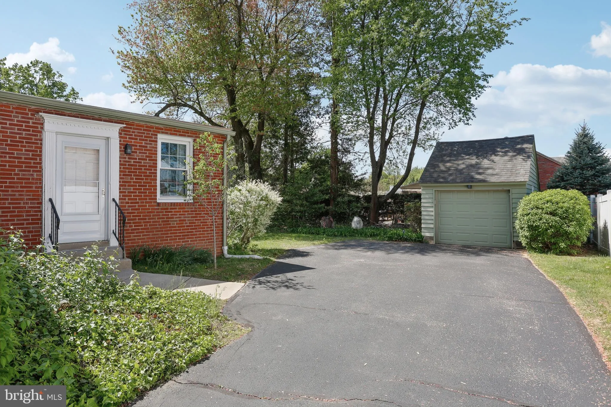 Springfield, Pennsylvania 19064, United States, 4 Bedrooms Bedrooms, ,3 BathroomsBathrooms,Residential,Active,119576