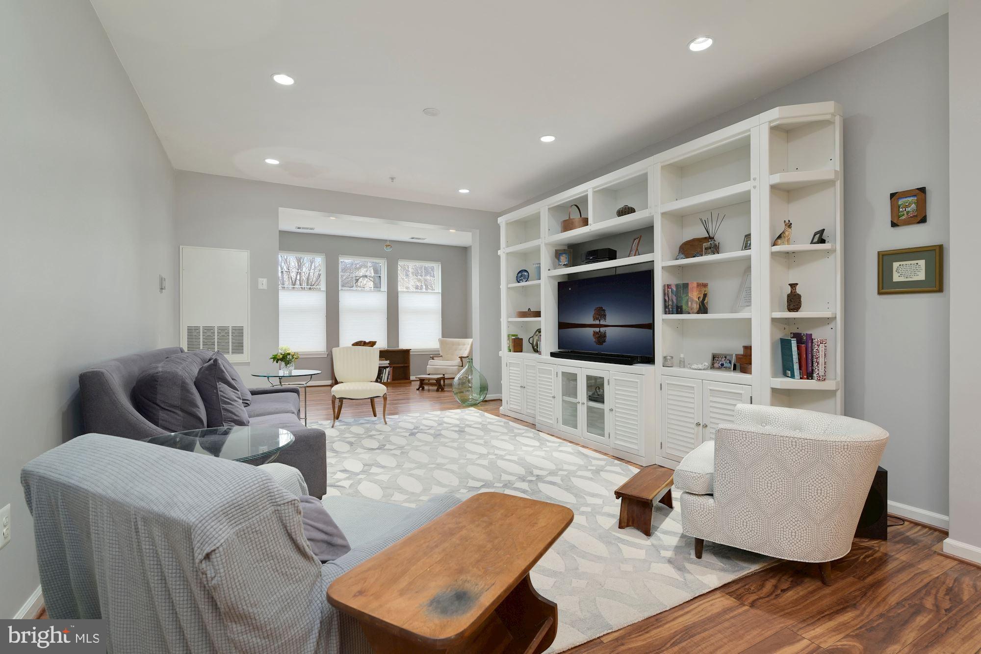 LAKELAND RIDGE - Residential