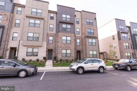 Photo of 2713 - B Acadia Drive #1312, RICHMOND, VA 23294 (MLS # VAHN2001078)