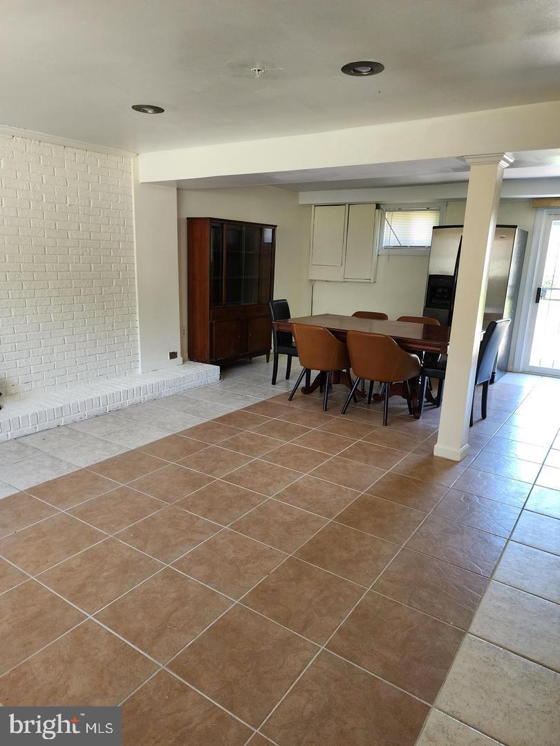 WILLIAMSBURG ESTATES - Residential Lease