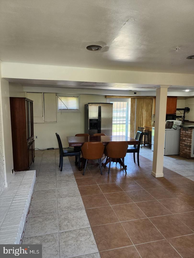 WILLIAMSBURG ESTATES - Residential Lease