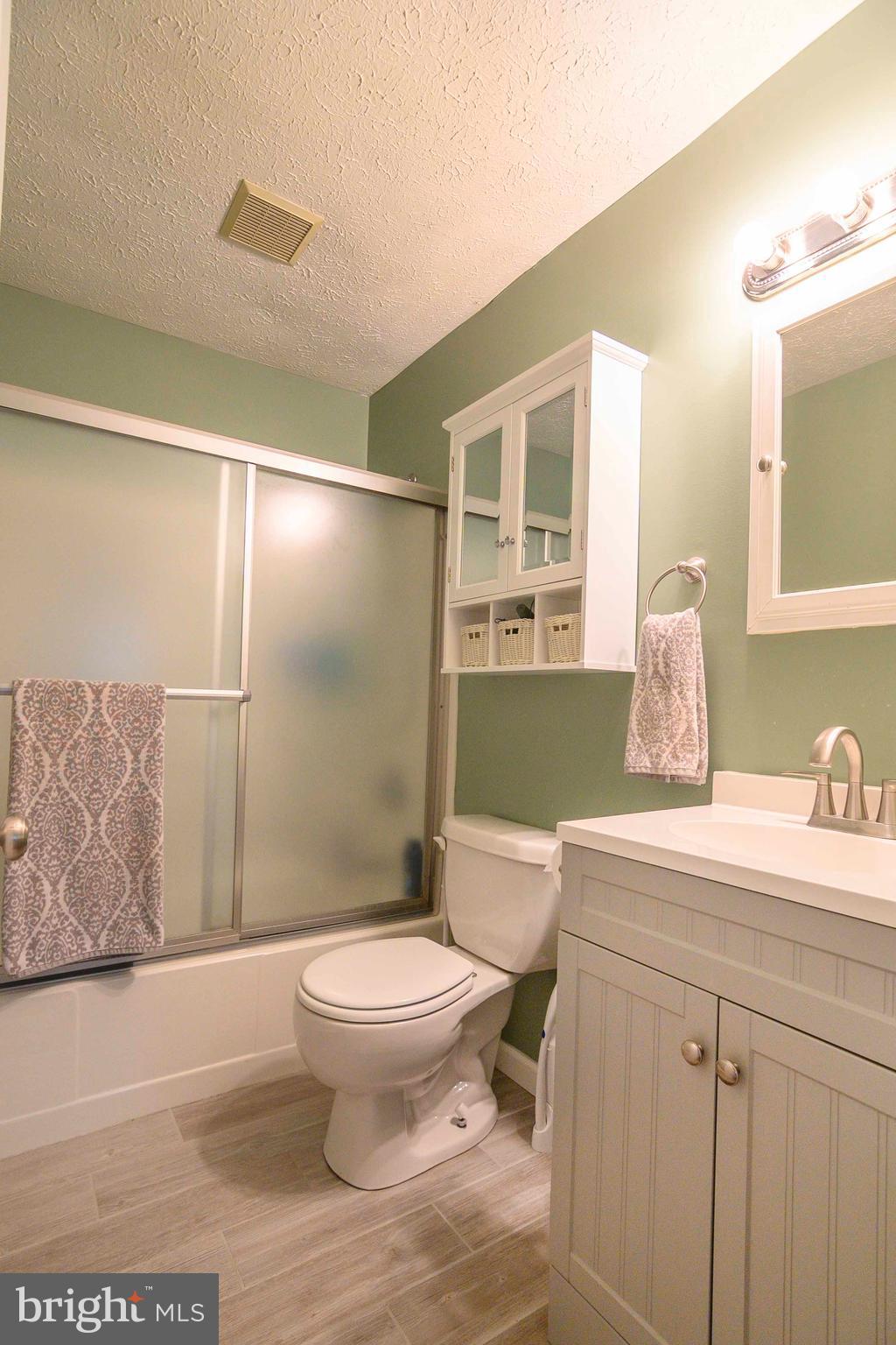 DUTCH LANE - Residential